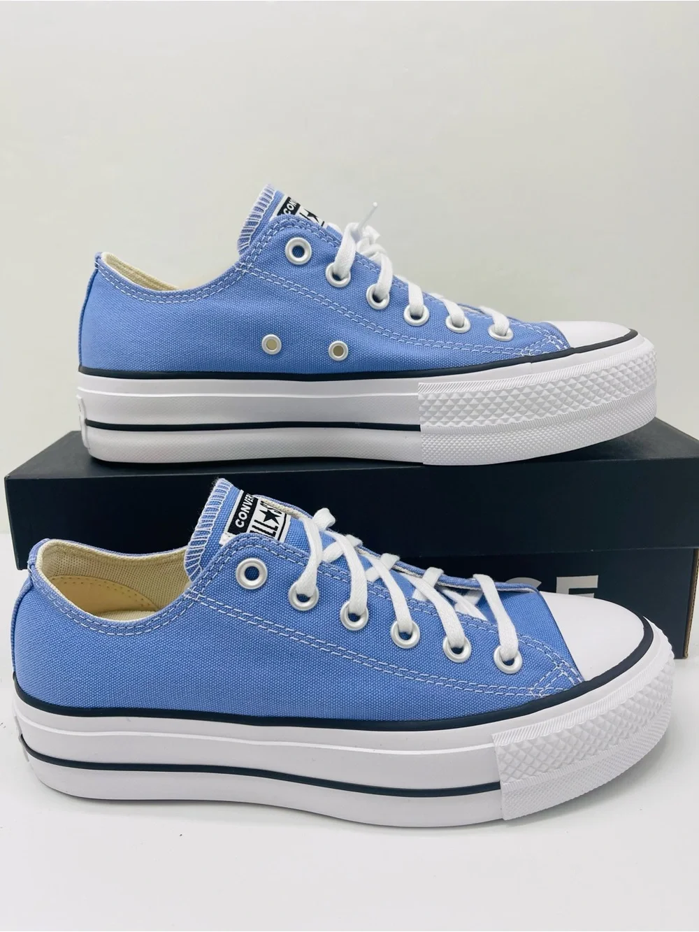 Converse CTAS Lift Ox Platform Sneakers Very Peri White Black A16105F NWT